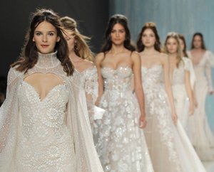  , เทรนด์ชุดเจ้าสาว ล่าสุด! จากงาน Bridal Fashion Week ซีซั่น Spring 2018