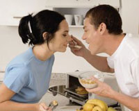  , หมั่นคอยดูแลกันและกัน เพื่อความสุขของชีวิตคู่