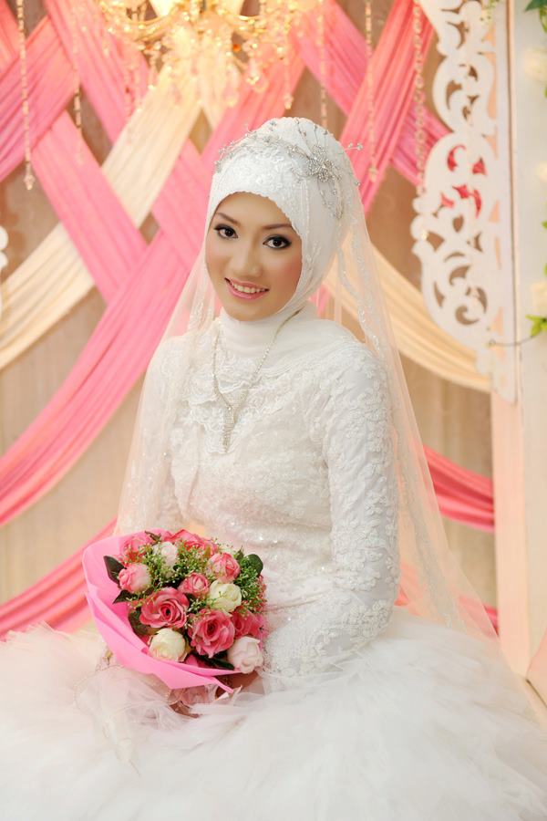 ชุดแต่งงานอิสลามสีขาว