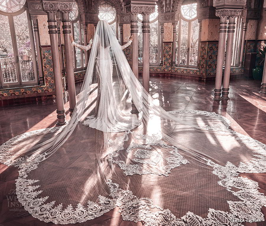 ดูภาพชุดแต่งงานอีกเพียบ! ดูภาพชุดแต่งงานอีกเพียบ!