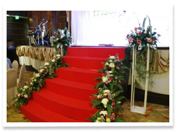 สถานที่จัดงานแต่งงาน : สถานที่ฮันนีมูน : โรงแรมเรือนแพ รอยัล ปาร์ค พิษณุโลก