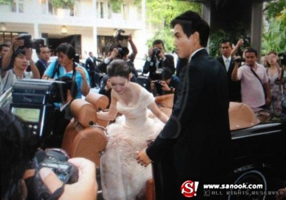 ฉลองแต่งงาน แอฟ ทักษอร และ สงกรานต์ เตชะณรงค์ ฉลองแต่งงาน แอฟ ทักษอร และ สงกรานต์ เตชะณรงค์