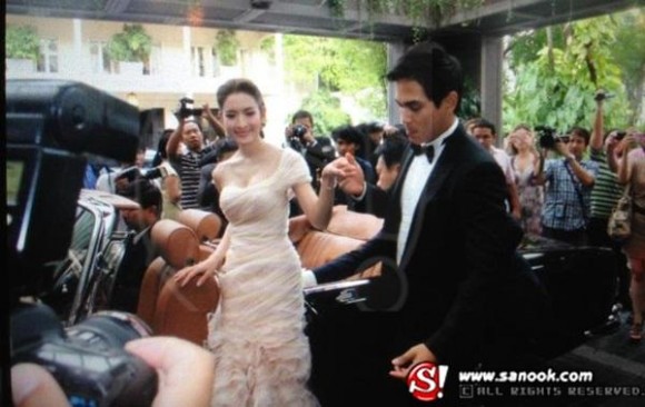ฉลองแต่งงาน แอฟ ทักษอร และ สงกรานต์ เตชะณรงค์ ฉลองแต่งงาน แอฟ ทักษอร และ สงกรานต์ เตชะณรงค์