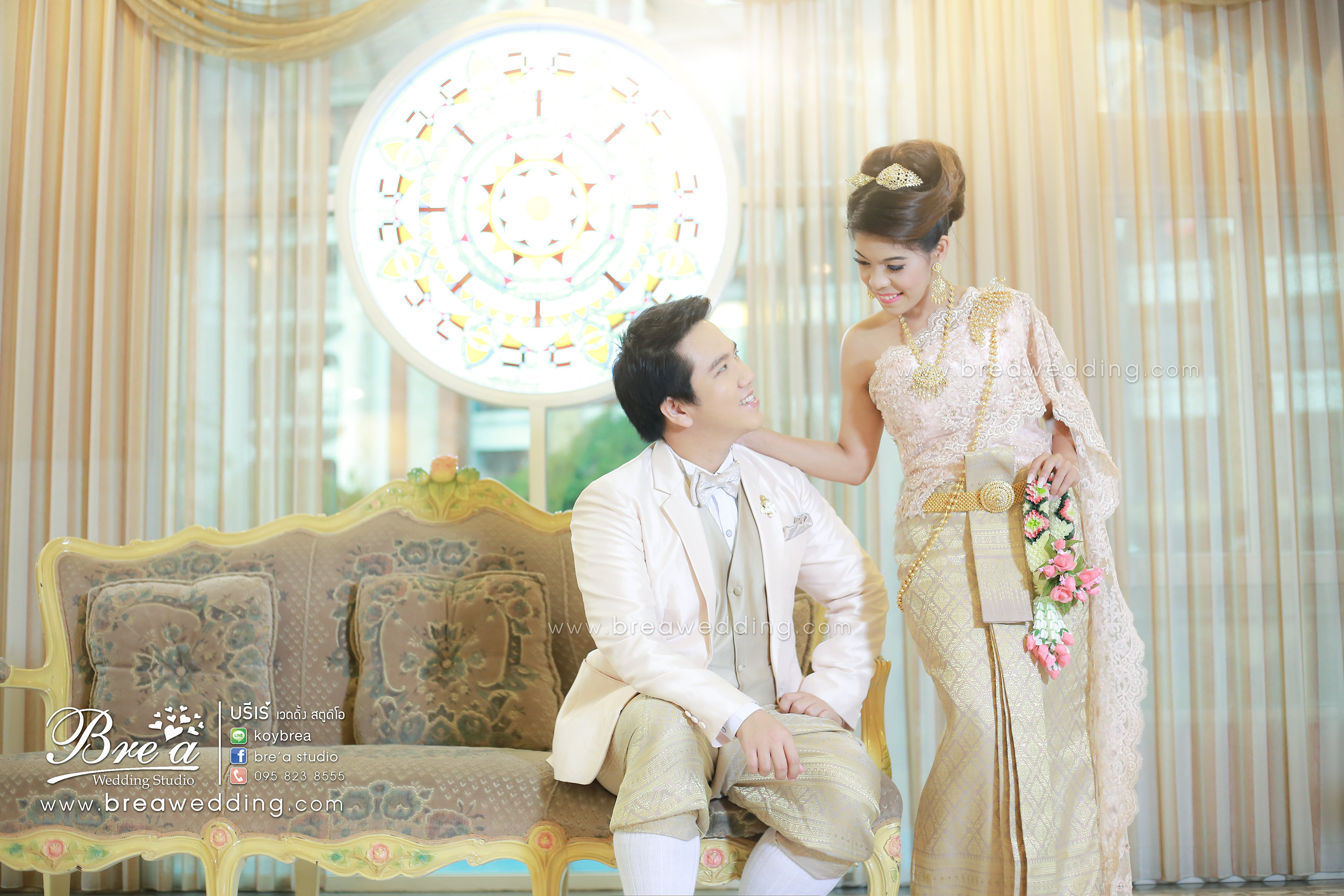 ชุดไทยแต่งงาน ชุดไทยเจ้าสาว ร้านเช่าชุดไทยแต่งงาน ร้านเวดดิ้ง นนทบุรี