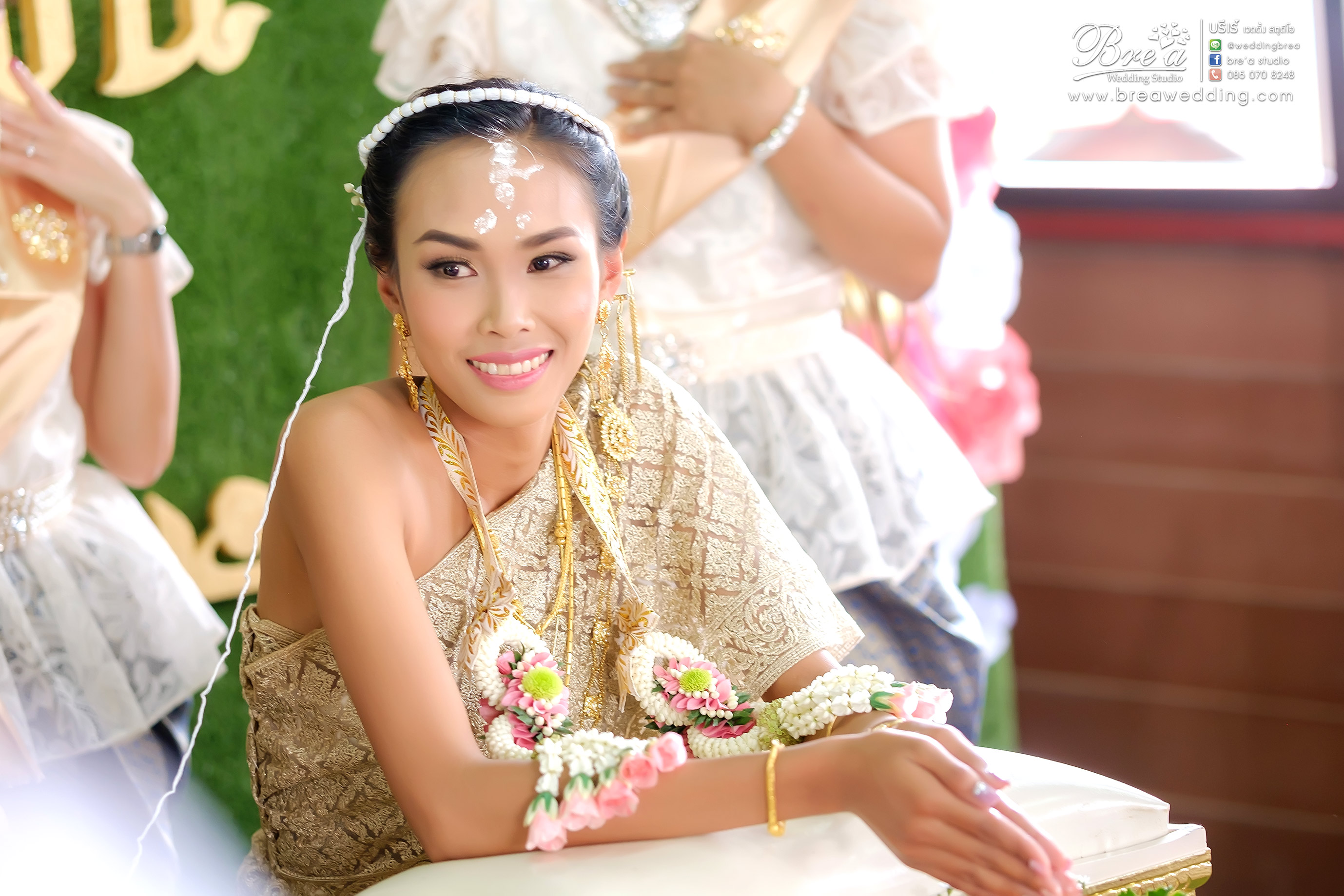 ชุดไทย ชุดแต่งงาน ร้านเวดดิ้ง นนทบุรี เช่าชุดแต่งงาน ถ่ายรูปแต่งงาน