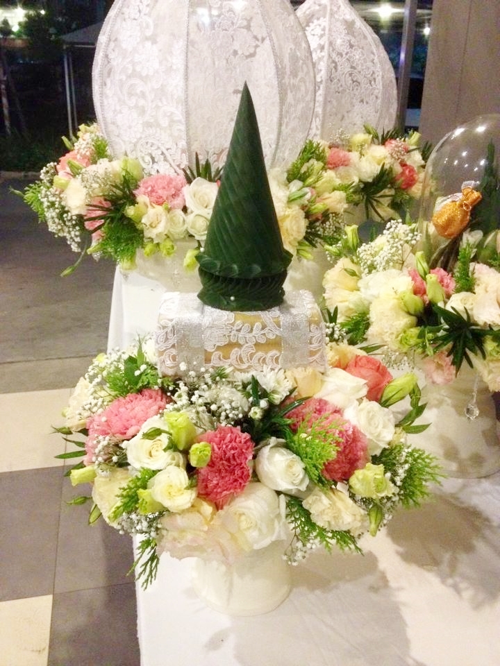 พานขันหมาก สากล พานขันหมาก ดอกไม้สากล , รับจัดพานขันหมาก , แม่งานรันคิวงาน , นายขันหมาก , นิรมิตรเวดดิ้ง แพลนเนอร์