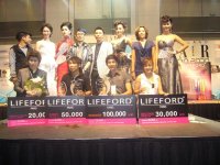 แชมป์แต่งหน้าโดยเครื่องสำอางค์ LIFEFORD PARIS MAKE-UP ARTIST CONTEST 2010  - คุณโอ๋เวดดิ้งสตูดิโอ พิษณุโลก แชมป์แต่งหน้าเจ้าสาว C.A.T.2011 แชมป์ผมโลก C.A.T / C.M.C 2012