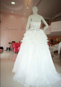 ชุดเจ้าสาวของร้านปริ้นเซสอินเลิฟ - Princess Bridal House