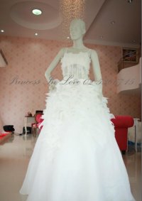 ชุดเจ้าสาวของร้านปริ้นเซสอินเลิฟ - Princess Bridal House