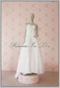 ชุดเจ้าสาวของร้านปริ้นเซสอินเลิฟ - Princess Bridal House