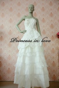 ชุดเจ้าสาวของร้านปริ้นเซสอินเลิฟ - Princess Bridal House