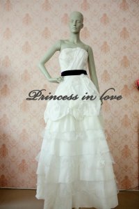 ชุดเจ้าสาวของร้านปริ้นเซสอินเลิฟ - Princess Bridal House