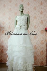 ชุดเจ้าสาวของร้านปริ้นเซสอินเลิฟ - Princess Bridal House