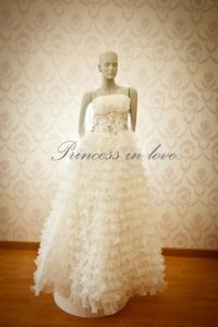 ชุดเจ้าสาวของร้านปริ้นเซสอินเลิฟ - Princess Bridal House