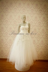 ชุดเจ้าสาวของร้านปริ้นเซสอินเลิฟ - Princess Bridal House