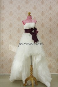 ชุดเจ้าสาวของร้านปริ้นเซสอินเลิฟ - Princess Bridal House