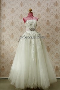 ชุดเจ้าสาวของร้านปริ้นเซสอินเลิฟ - Princess Bridal House