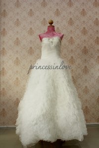 ชุดเจ้าสาวของร้านปริ้นเซสอินเลิฟ - Princess Bridal House