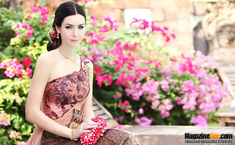 ตัวอย่างภาพแฟชั่นในฉบับ โดย นาตาลี เกลโบวา นิตยสาร BRIDE