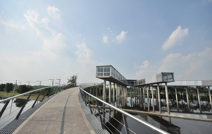 ร้านอาหารริมน้ำ ร้านอาหาร 