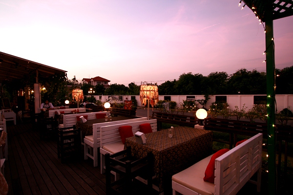 ชูบีดูบาร์(Choo Bee Doo Bar) ร้านอาหารโรแมนติก