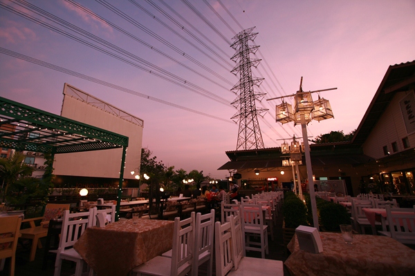 ชูบีดูบาร์(Choo Bee Doo Bar) ร้านอาหารโรแมนติก