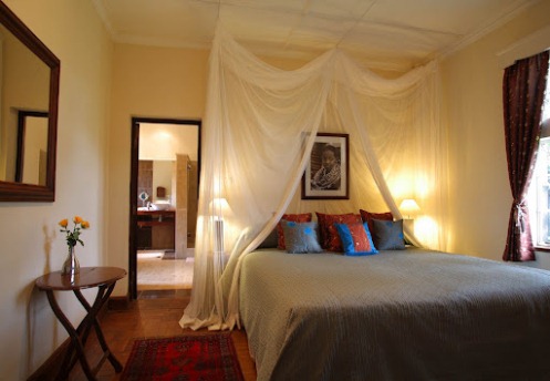 โรงแรมสุดแปลกไอเดียเจ๋ง ต้อนรับเดือนสีชมพู The Giraffe Manor