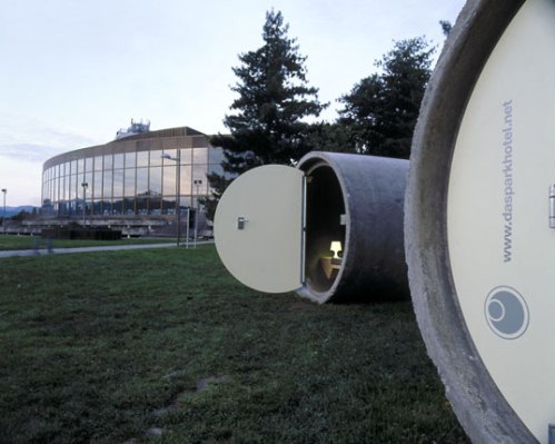 โรงแรมสุดแปลกไอเดียเจ๋ง ต้อนรับเดือนสีชมพู The Daspark hotel