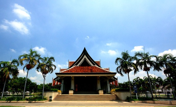 สถานที่ถ่ายภาพแต่งงานอยุธยา :  ศูนย์ศิลปาชีพบางไทรฯ