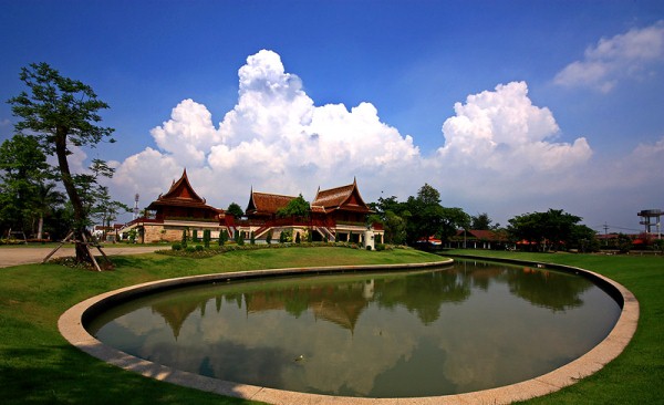 สถานที่ถ่ายภาพแต่งงานอยุธยา :  ศูนย์ศิลปาชีพบางไทรฯ