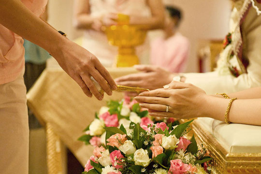 ไขข้อสงสัย ทำไมต้องใช้หอยสังข์รดน้ำสังข์