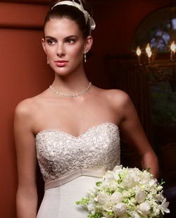 ชุดเจ้าสาวหายาก แฟชั่นชุดแต่งงานงานปัก