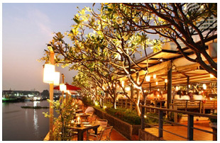 The View bangkok  ร้านอาหารริมน้ำ