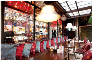 ร้านอาหารโรแมนติก  ริมฝั่งแม่น้ำปิง  ร้านอาหารริมน้ำ