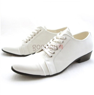 รองเท้าเจ้าบ่าวสีขาว