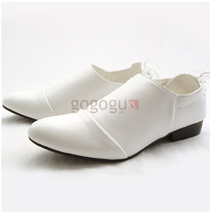 รองเท้าเจ้าบ่าว 