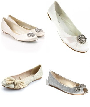 รองเท้าส้นเตี้ยสีขาว ประดับเพชร