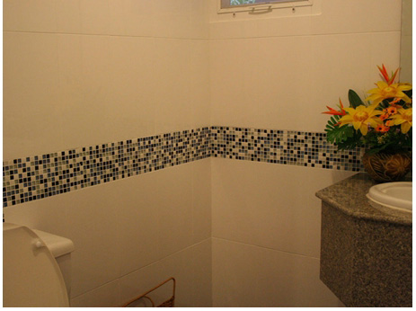 กระเบื้องโมเสคสีฟ้า อ่างล้างหน้า