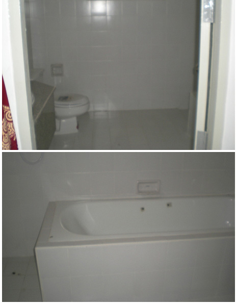 ห้องน้ำชั้นบน อ่างอาบน้ำ