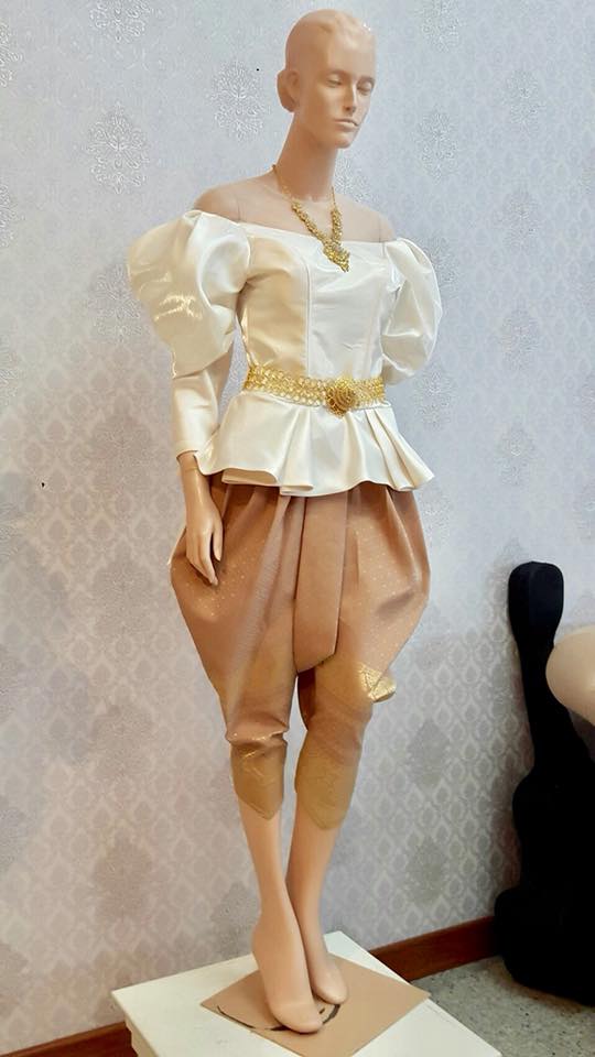 ชุดไทยแบบมาร์กี้