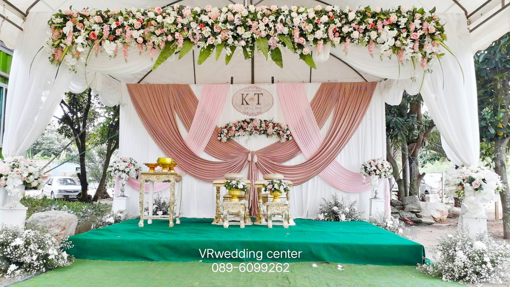 ฉากหลังตั่งรดน้ำสังข์