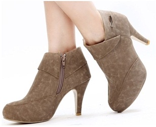 รองเท้าบูทหุ้มส้นรูดซิบ / สีกากี