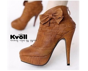 รองเท้าบูทถักหนังผูกโบว์ / สีน้ำตาล