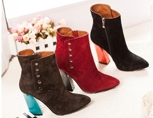 รองเท้าบูทแคชเมียร์ย้อนยุคโลหะกระดุมตกแต่ง