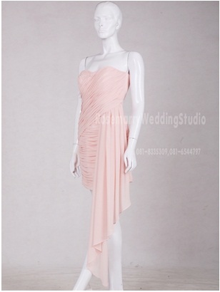 เดรสธีมชมพูพาสเทล สไตล์สาวมั่น