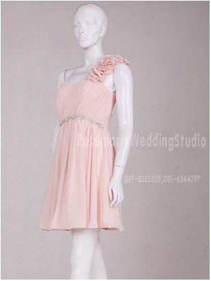 เดรสแบบสั้น