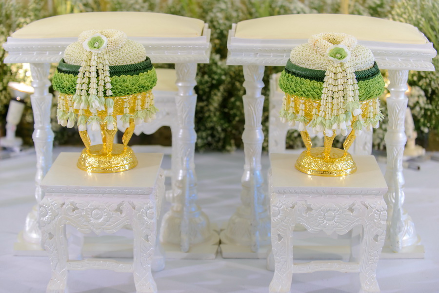 ชุดตั่งรดน้ำสังข์ สีขาว โมเดิร์น