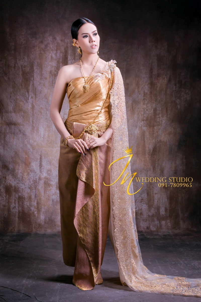 แบบชุดไทย