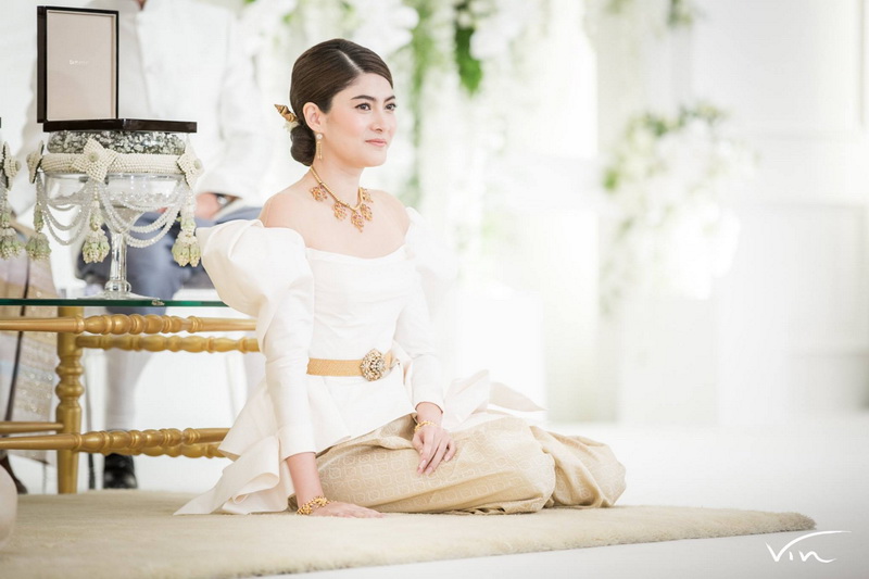 ชุดไทยแต่งงานประยุกต์