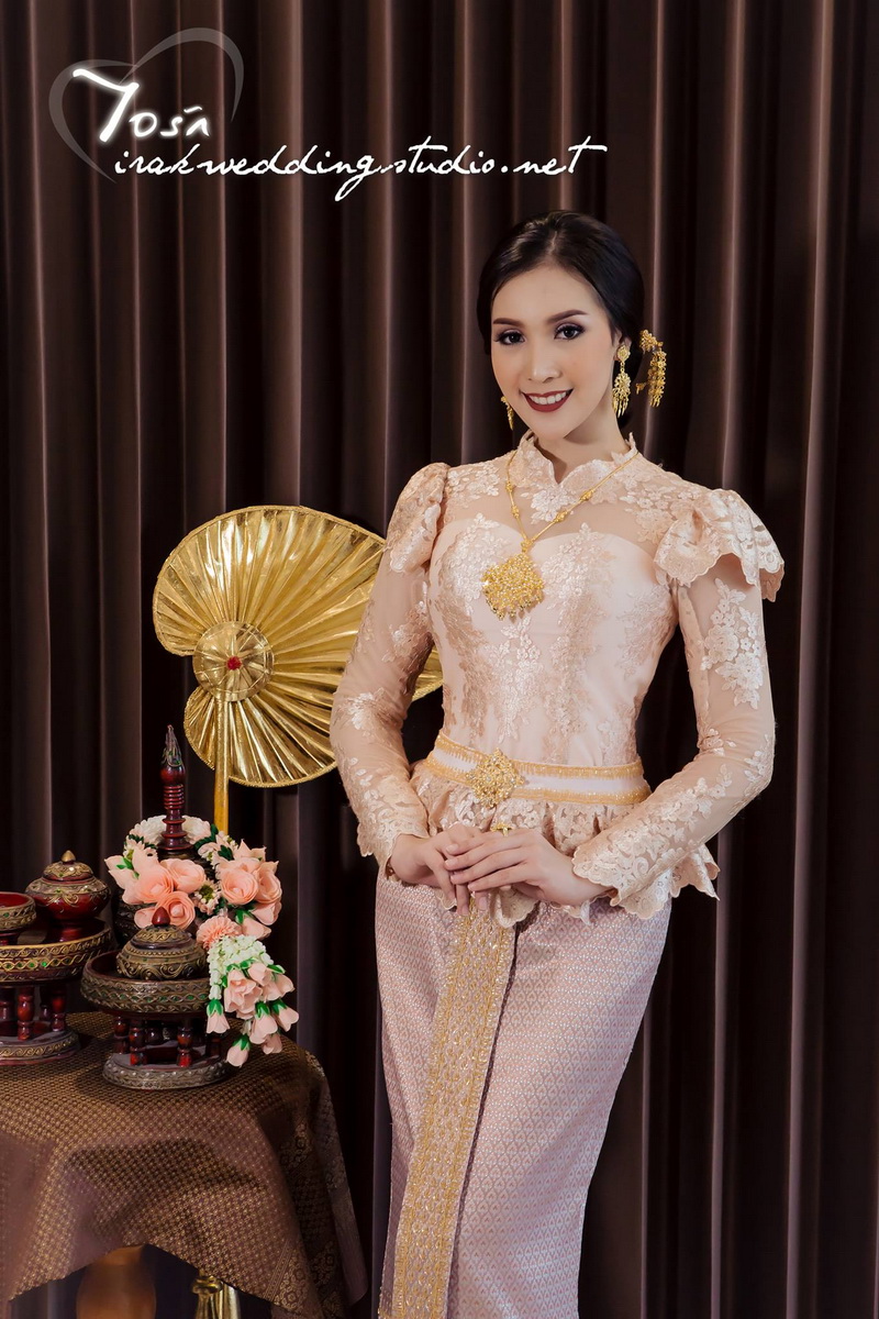 ชุดแต่งงานไทยแขนยาว